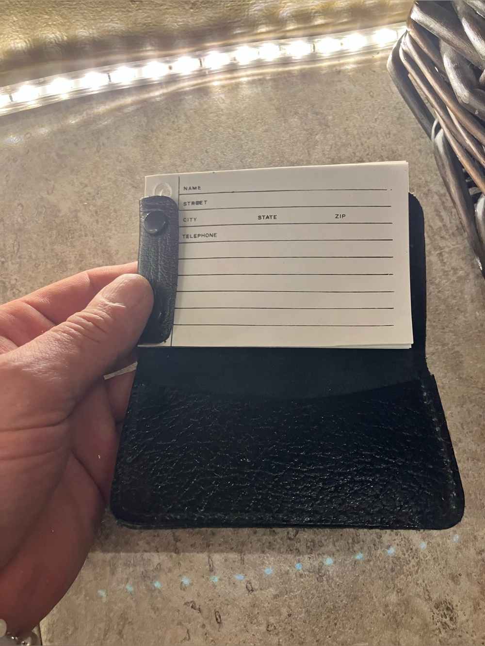🏷️ Vintage Full-Grain Leather Pocket Phone Message Case